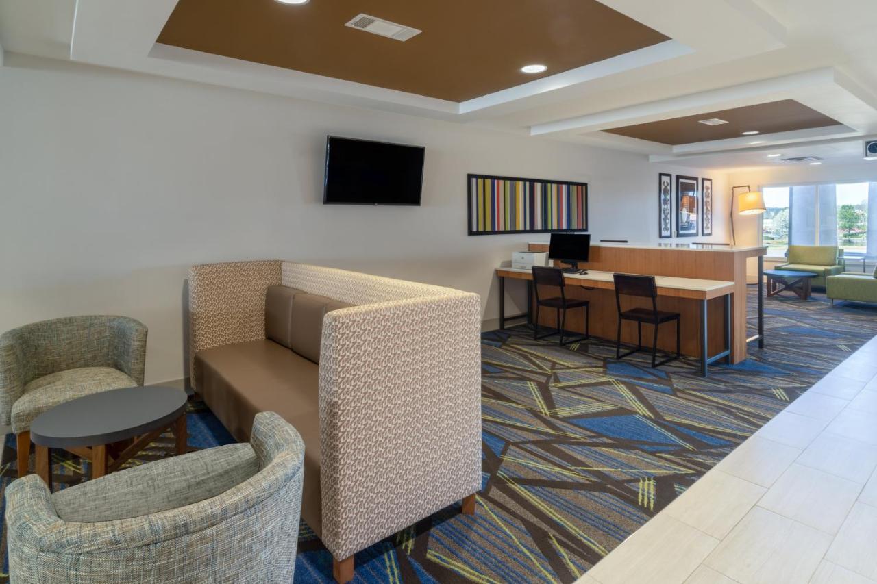 Holiday Inn Express Hotel & Suites Talladega By Ihg Exterior foto