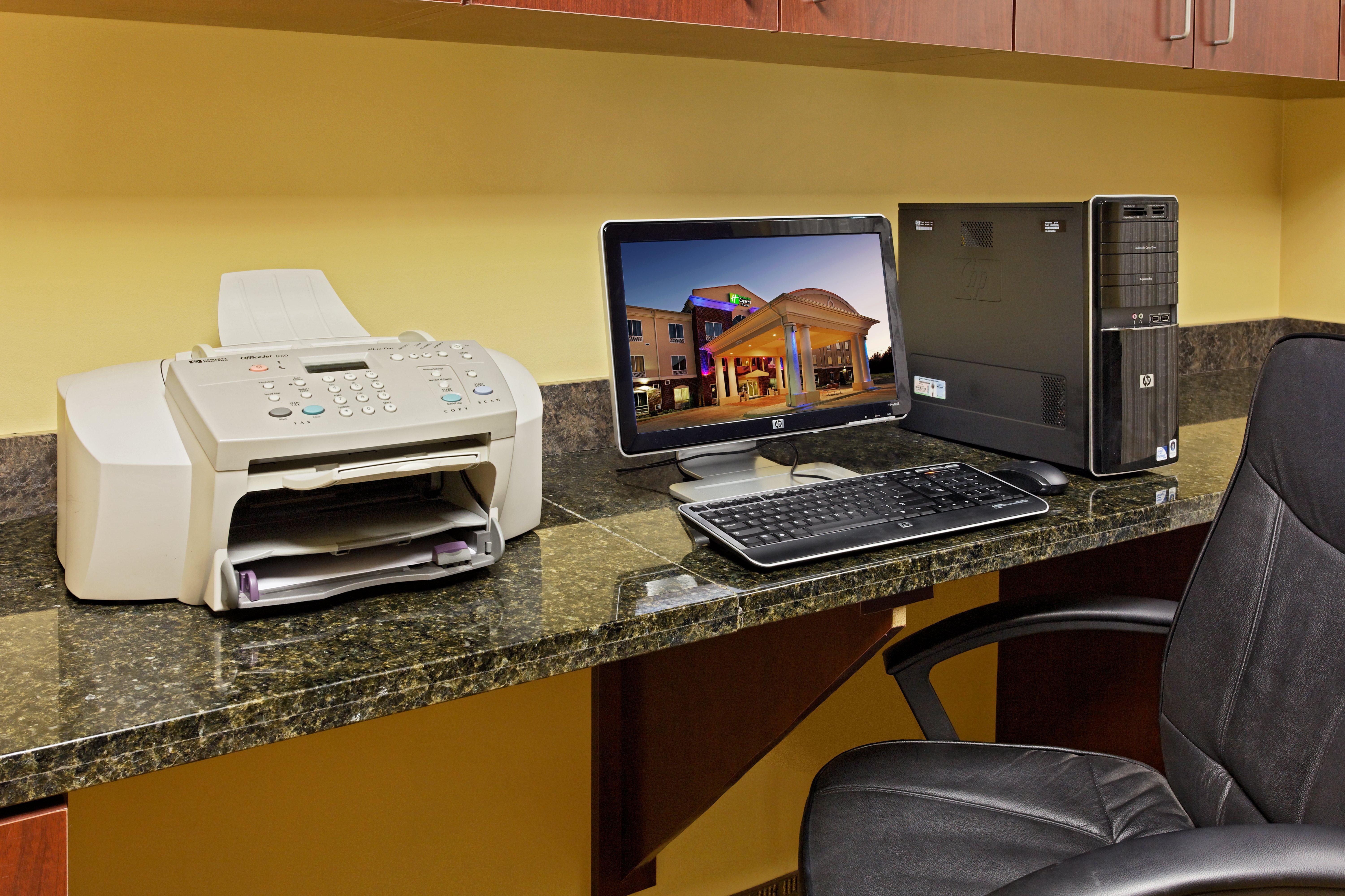 Holiday Inn Express Hotel & Suites Talladega By Ihg Exterior foto